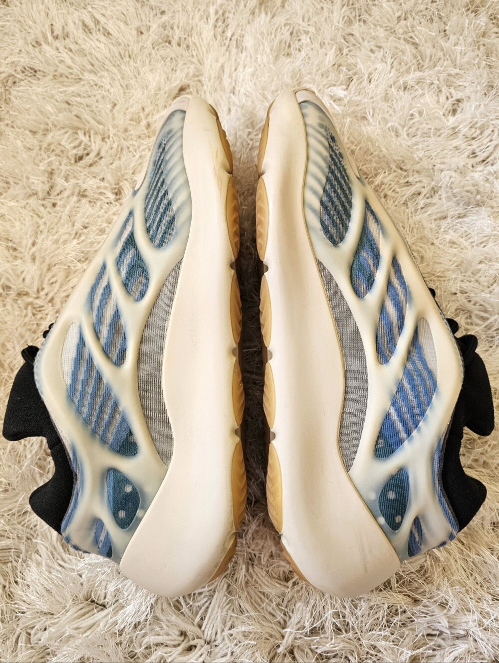 Adidas Yeezy 700 V3 Kyanite Mens Size 12.5 GY0260
